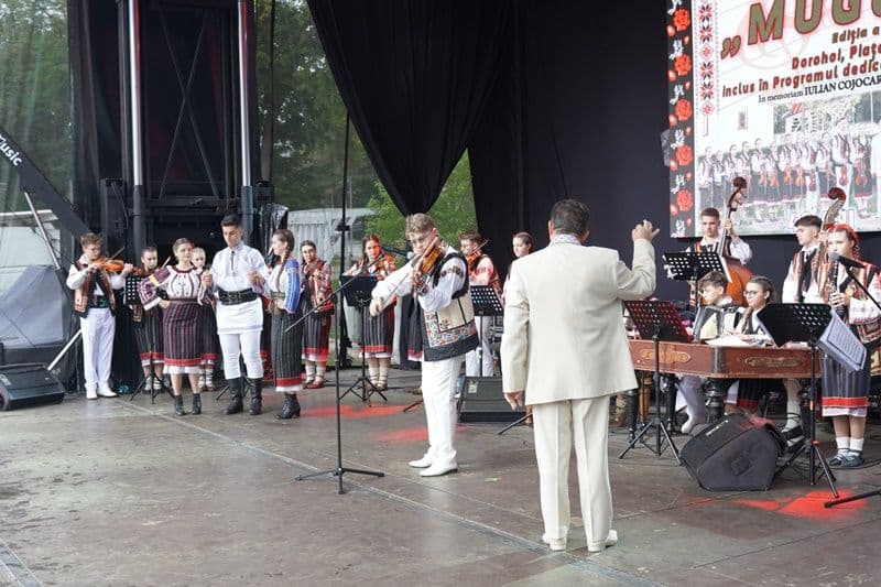 A doua zi Festival Mugurelul 2014_008