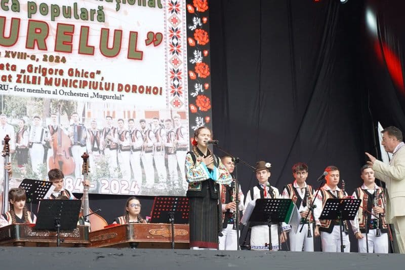 A doua zi Festival Mugurelul 2014_011