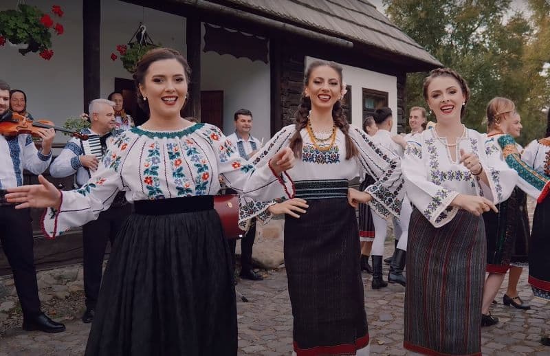 Fetele_din_Botosani_3