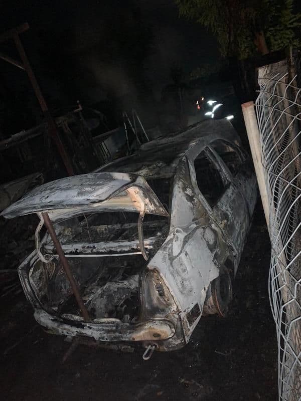 Masini incendiate_ (2)