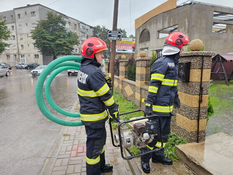 Pompieri inundatii_001