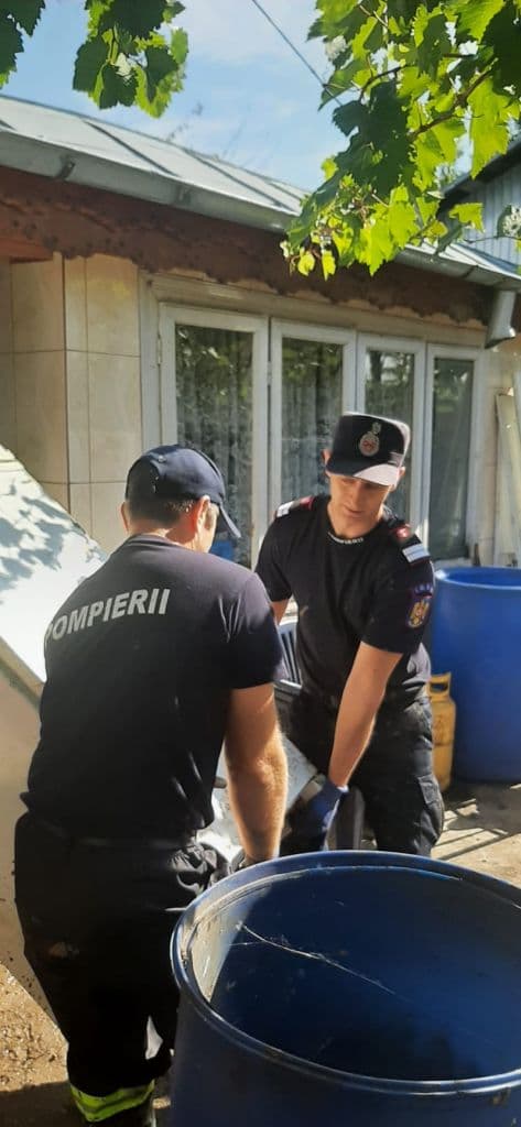Pompieri_inundatii Galati_007