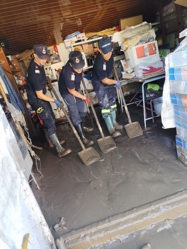 Pompieri_inundatii Galati_011