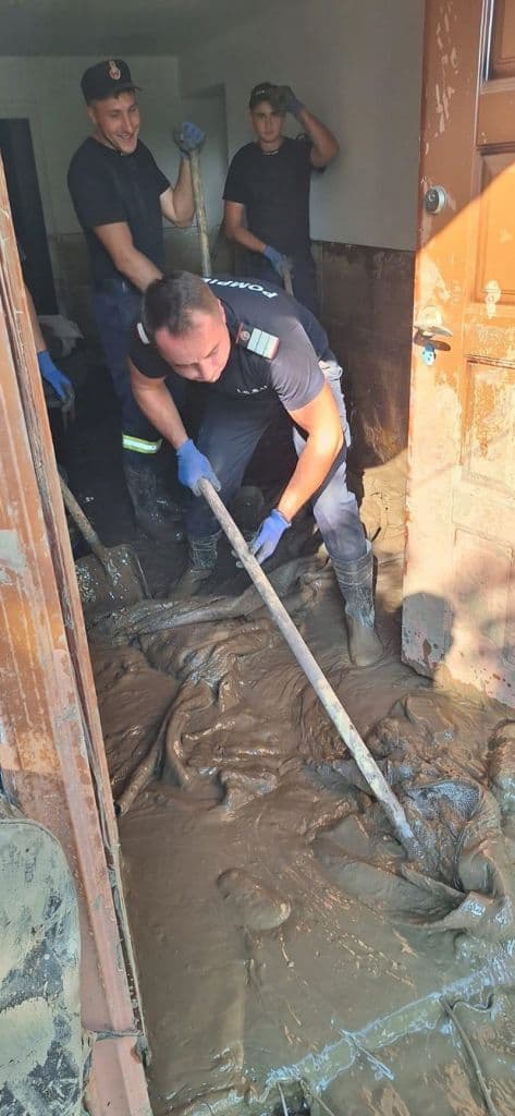 Pompieri inundatii Galati_03