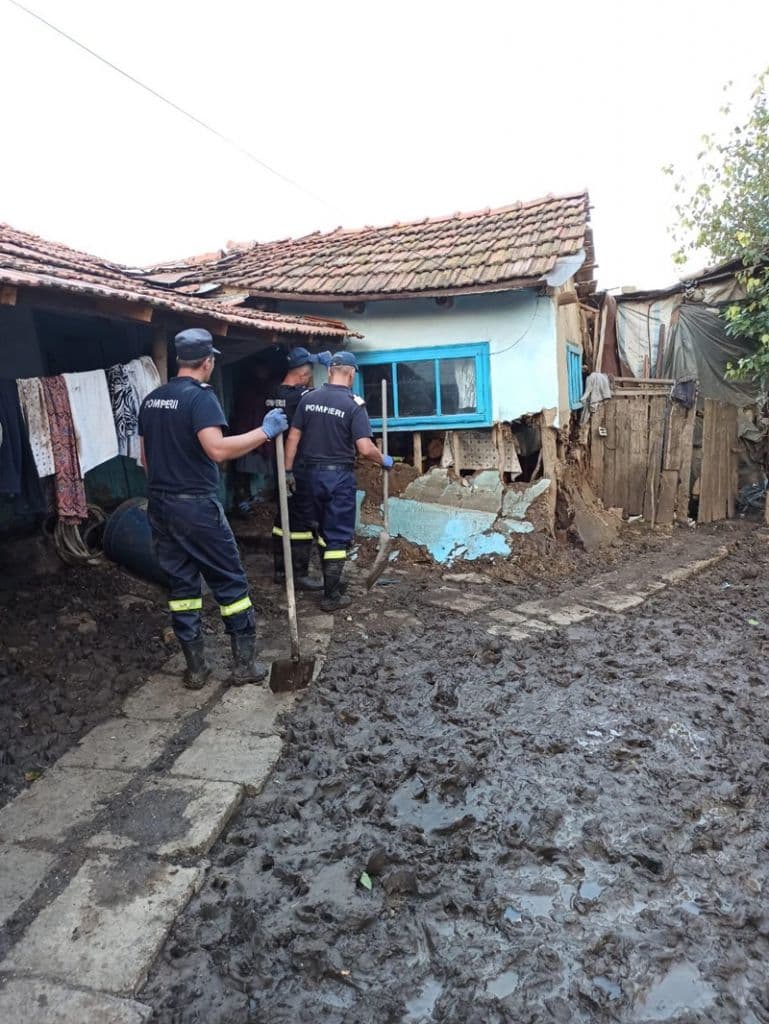 Pompieri inundatii Galati_12