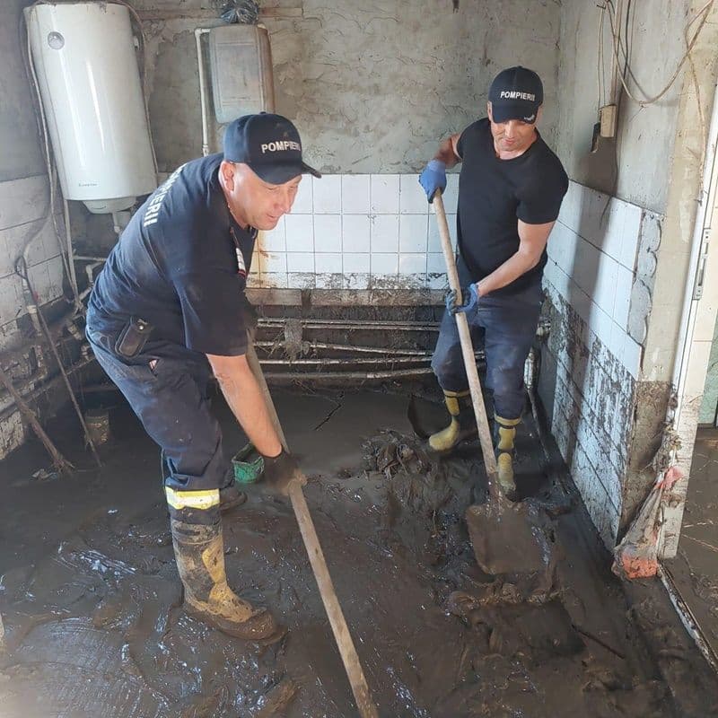 Pompieri inundatii Galati_16