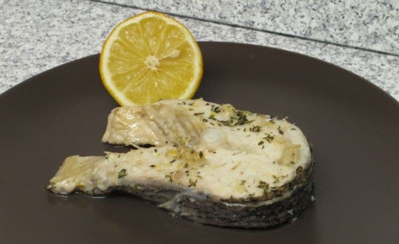 Știucă în sos de vin și lămâie la cuptor