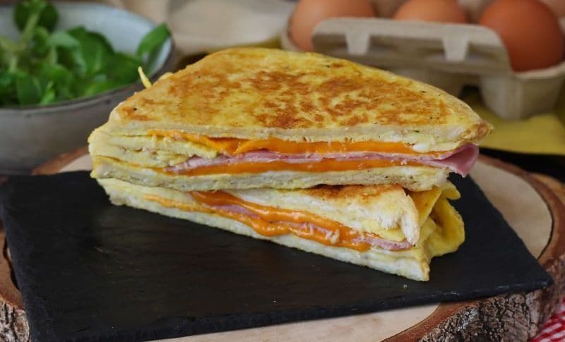 Sandwich cu omletă