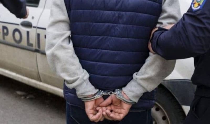 Tânăr de 20 ani reținut pentru tâlhărie calificată
