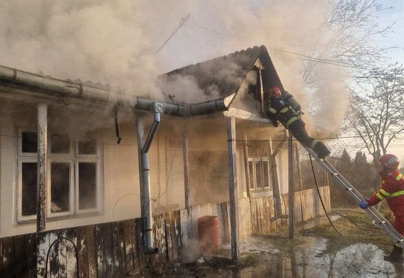 Un bărbat din Răchiți și-a pierdut viața în urma unui incendiu care i-a cuprins locuința