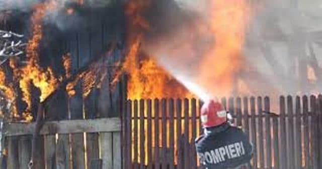 Patru persoane și-au pierdut viața în incendii, luna trecută