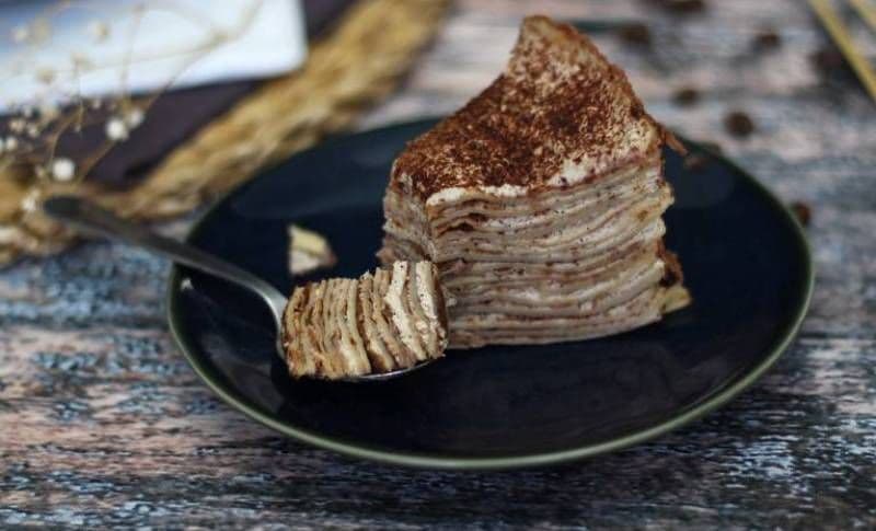Tort cu clătite în stil Tiramisu