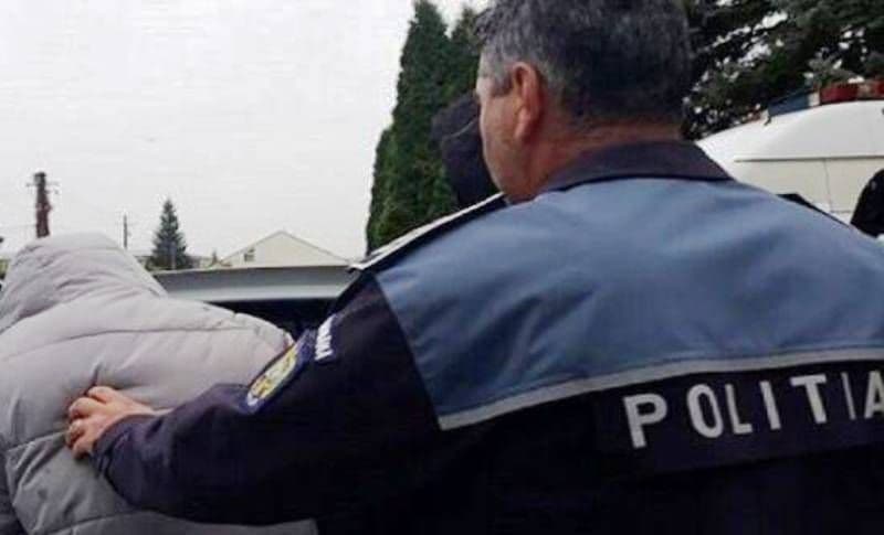A fost arestat bărbatul care a provocat mai multe distrugeri la Leorda. Nu s-a supus controlului polițiștilor, fiind necesară utilizarea armamentului 
