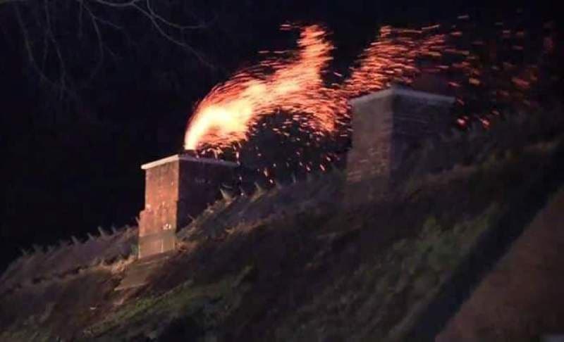 Alte două case în pericol după ce funinginea depusă pe coșurile de fum s-a aprins