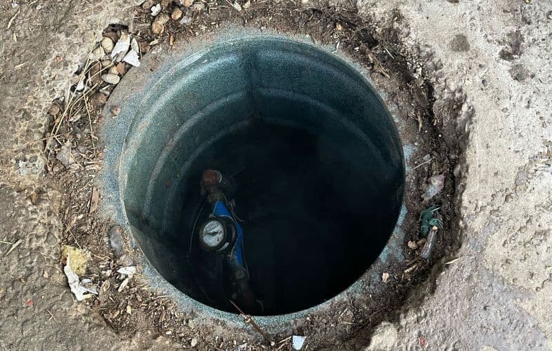 Tragedie la Dorohoi! Un bărbat a fost găsit decedat într-un cămin pentru apometru