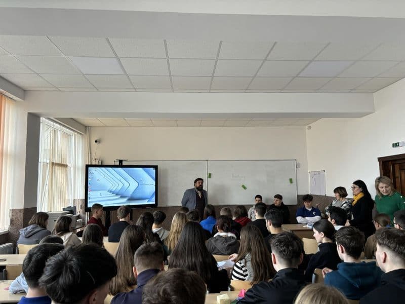 Liceenii de la „Regina Maria” Dorohoi au descoperit cum pot recunoaște, preveni și combate bullying-ul