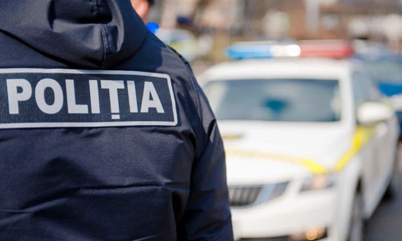 În loc de mărțișor s-au ales cu amendă! Depistați la volan, deși nu aveau acest drept