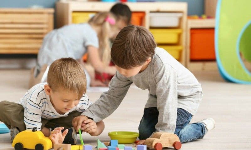 Calendarul înscrierilor la creșă și grădiniță 2025. Când se fac primele liste pentru grupa mică