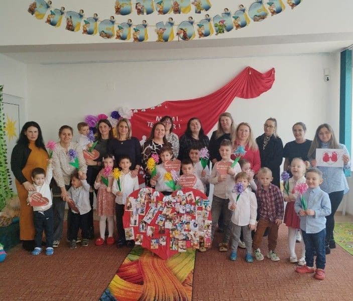 Mami, te ador! - Timp de bucurie și momente pentru suflet la Grădinița P.P. Nr. 8 Dorohoi