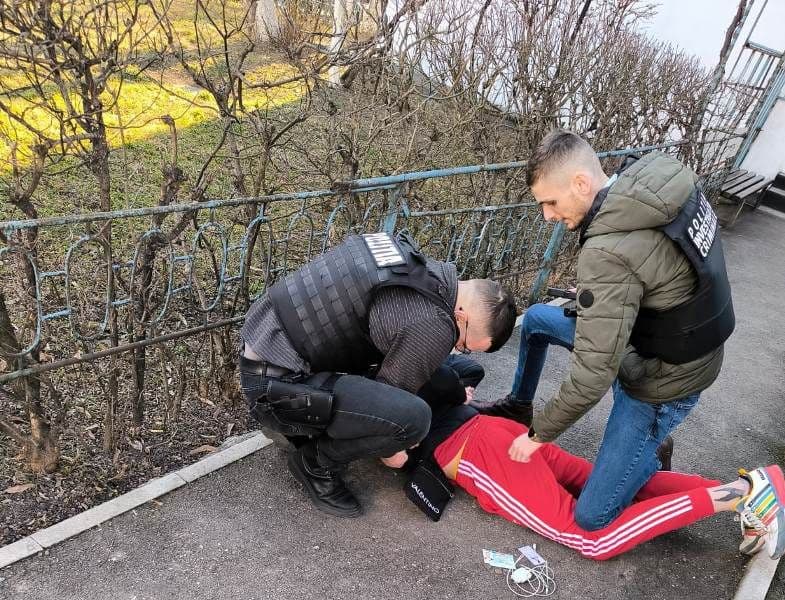 Tânăr înjunghiat într-un local din Botoșani. Agresorul a fost identificat de polițiști 