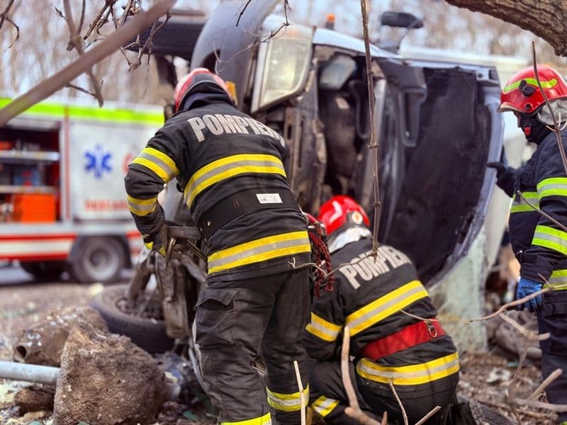 Bărbat rănit într-un accident rutier produs în dreptul pădurii Baisa