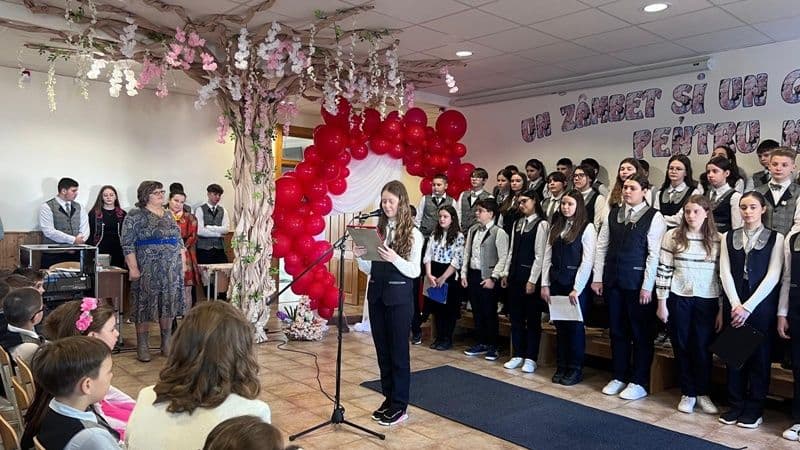 Ziua de 8 martie sărbătorită de preșcolarii și elevii Școlii Cornerstone Dorohoi - FOTO