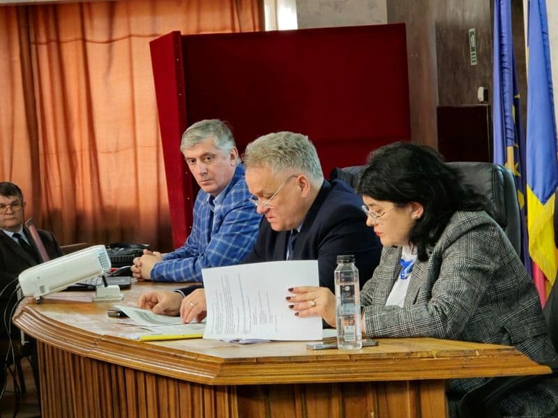 Prefectura Botoșani a susținut instruirea primarilor și a membrilor Comisiei Județene privind alegerile prezidențiale