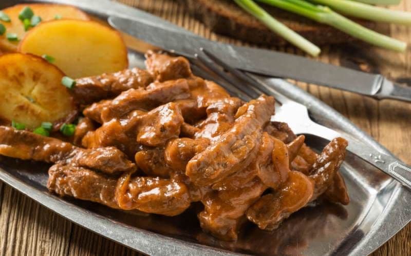 Vită Stroganoff