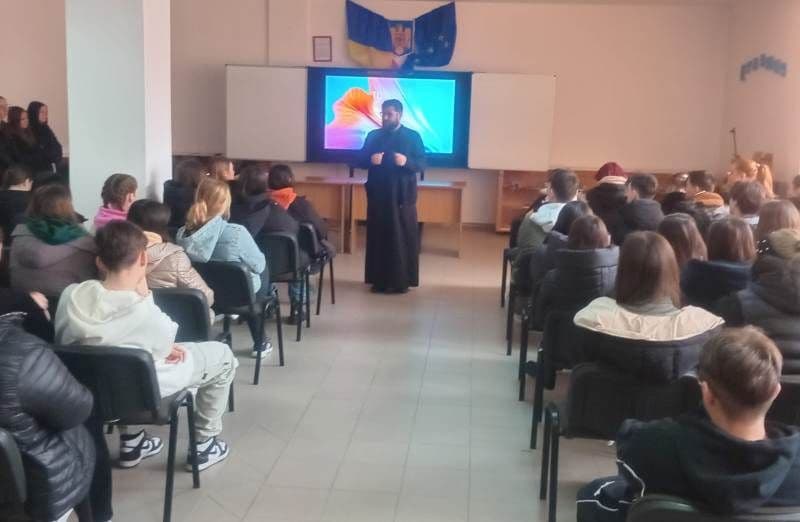 Dezbatere Pro Vita: „Darul Vieții, Taină și Adevăr” 2025 în liceele din Dorohoi