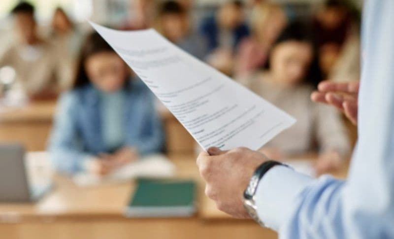 Astăzi începe Simularea probelor scrise ale examenului de Bacalaureat, cu Limba şi literatura română