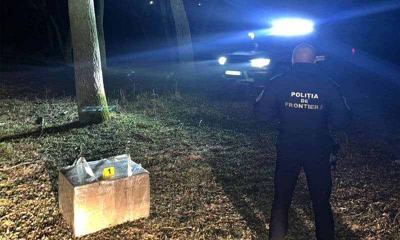Țigări de contrabandă reținute cu focuri de armă la frontiera cu Republica Moldova