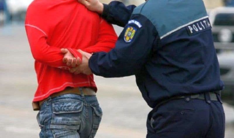 Tânăr din Dorohoi, băut și fără permis, reținut de polițiști