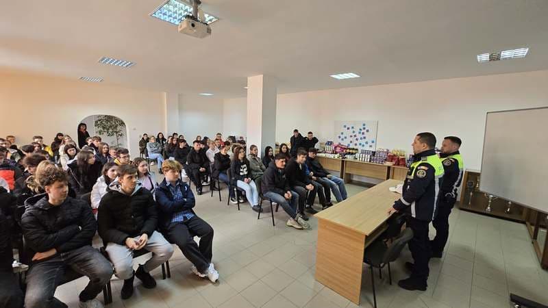 Activitate de prevenire rutieră la Liceul „Regina Maria” din Dorohoi
