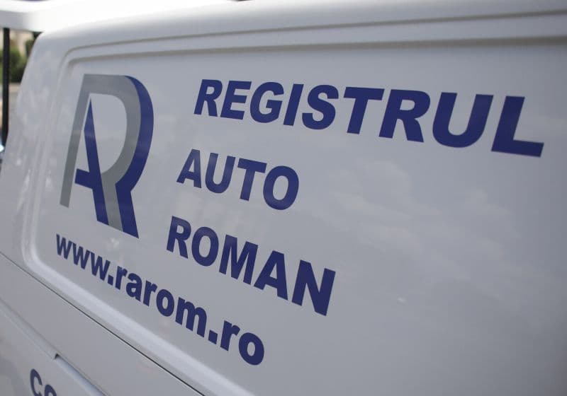 Polițiștii împreună cu cei de la RAR au depistat 18 mașini cu sisteme de evacuare neomologate și 5 ITP-uri expirate