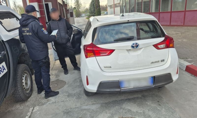 Autoturism furat din Italia, depistat în PTF Stânca