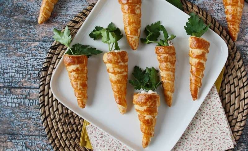Morcovi din foitaj - aperitivul drăguț de paște