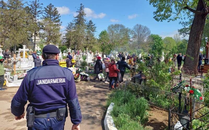 „Este interzis picnicul în cimitir” - Jandarmii botoșăneni vor supraveghea „Paștele Blajinilor”