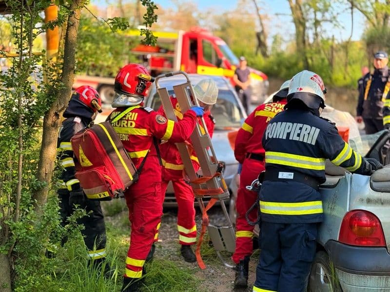 Ample acțiuni de salvare la Agafton: cutremur, explozie, incendiu, asanare muniție, accident rutier - FOTO