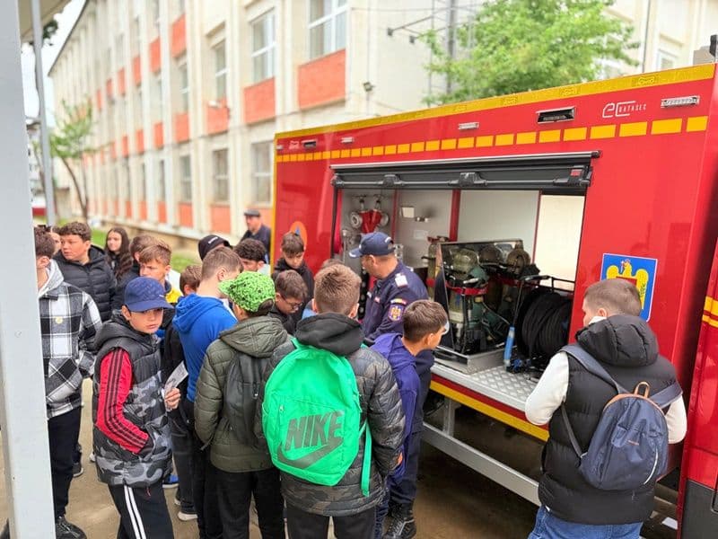 Programul Național „Săptămâna Verde” continuă în multe dintre instituțiile de învățământ din județ - FOTO