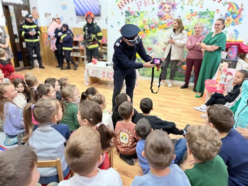 Grădinița „Floare de colț” Botoșani „scena” unei intervenții ISU Botoșani - FOTO