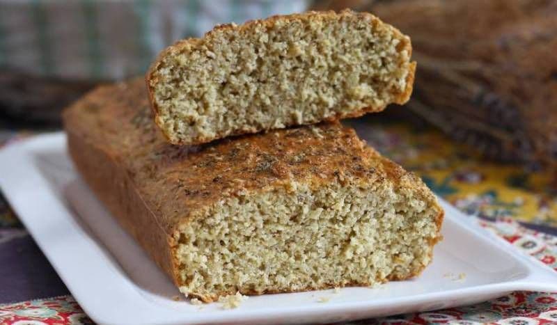 Pâine fără gluten din fulgi de ovăz, iaurt și ouă