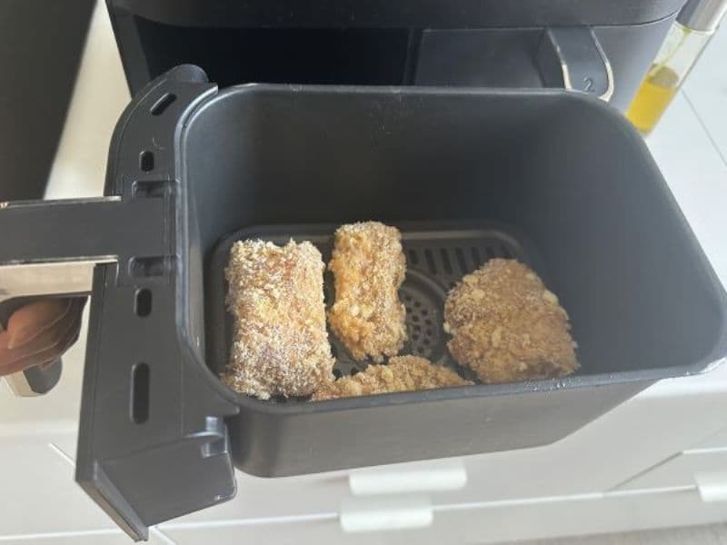 Pui pane în air fryer