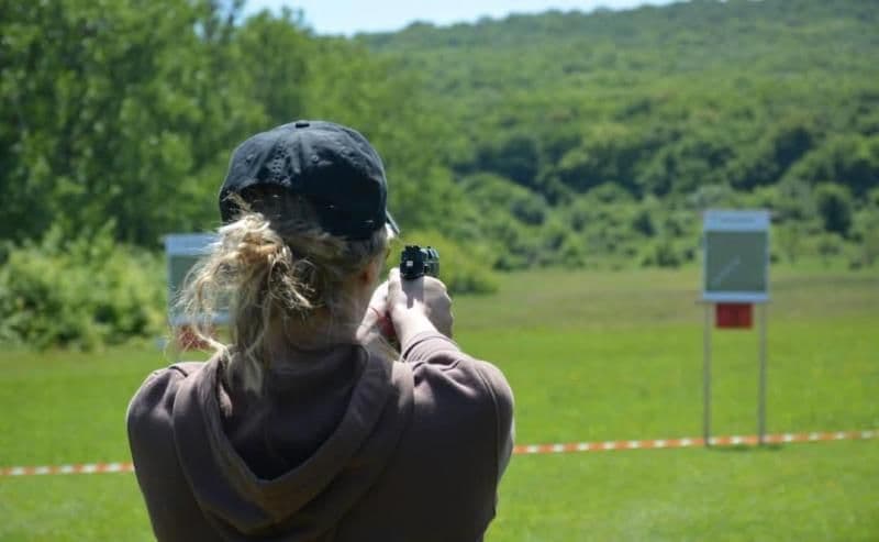 Jandarmeriță din Botoşani pe podiumul Campionatului de tir al Ministerului Afacerilor Interne