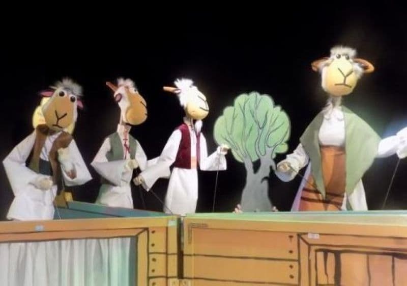 Teatrul Vasilache vine la Dorohoi cu spectacolul „Capra cu trei iezi”. Vezi detalii!