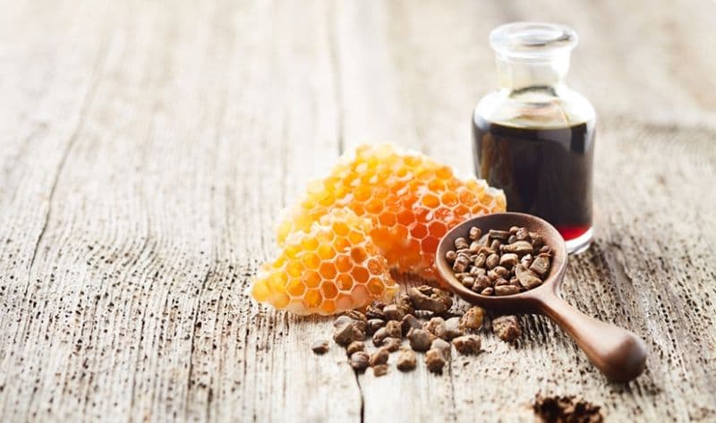 Cum preparăm și folosim corect siropul de propolis