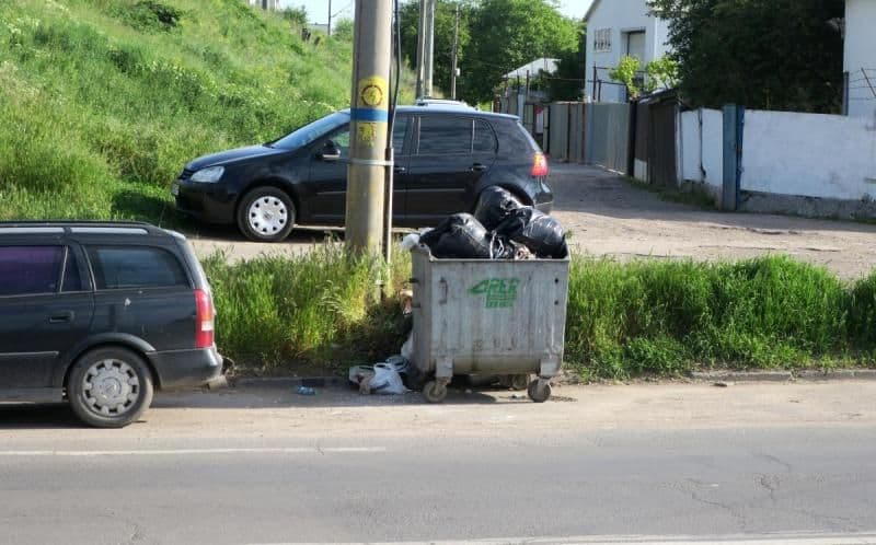 Dosar penal pentru un bărbat care a aruncat deșeuri periculoase la un tomberon aflat pe raza localității Șendriceni
