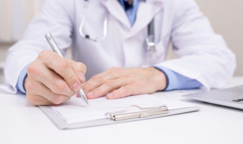 Medicii, verificați pentru cum dau concedii. „Sezonul bolilor” la români coincide cu „punțile” bugetare de Paște și de 1 Mai
