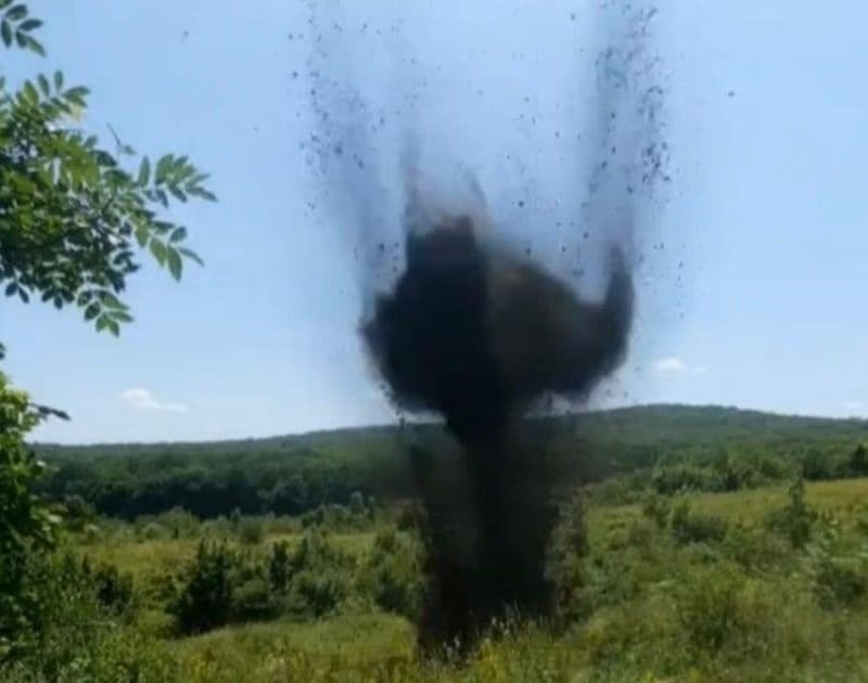 Muniție distrusă prin explozie controlată în poligonul militar Copălău
