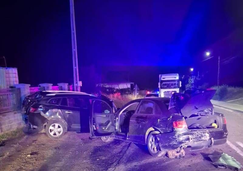 Accident între două autoturisme la Darabani. O tânără a ajuns la Spitalul Dorohoi 