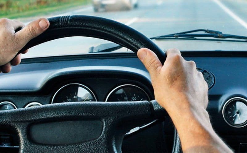 Depistat la volan fără a deține permis de conducere